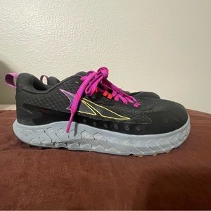 ALTRA Women's AL0A7R72 Outroad Trail Running Shoe Size 7.5